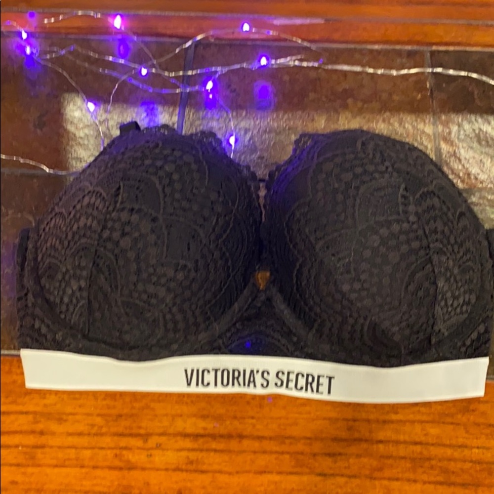 Never worn beautiful Victoria’s Secret Bra
